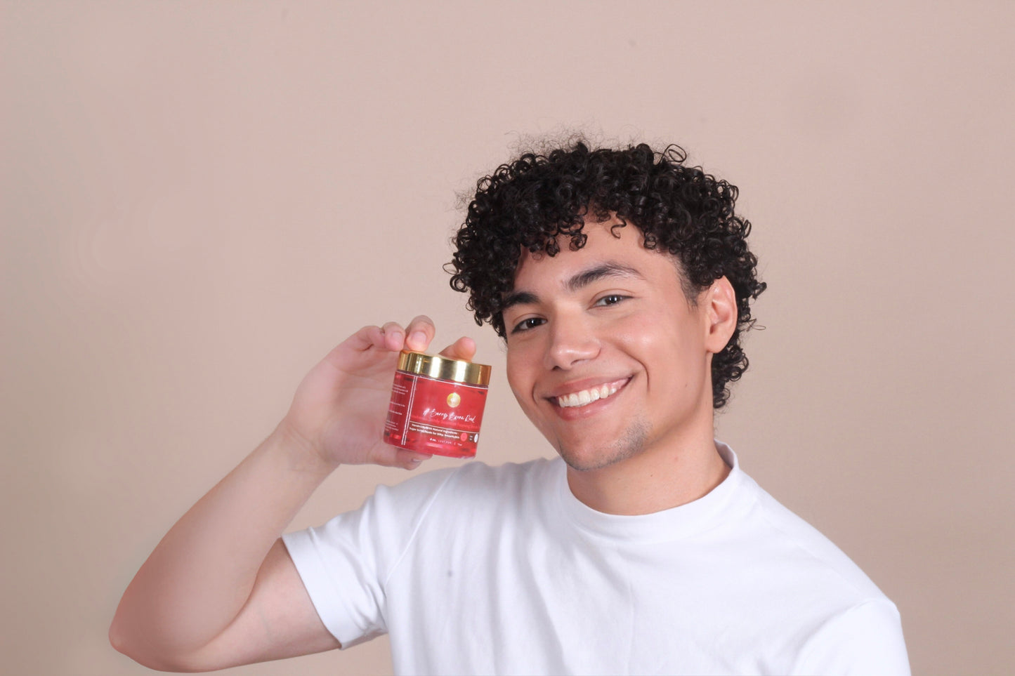 A Berry Bronx Road Strawberry Scented Foaming Shower Scrub