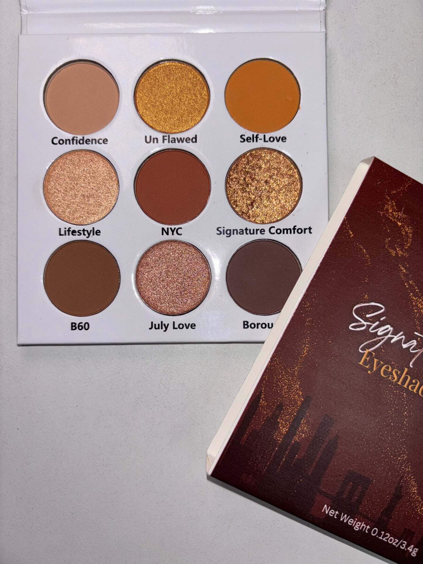 Signature Comfort Eyeshadow Palette