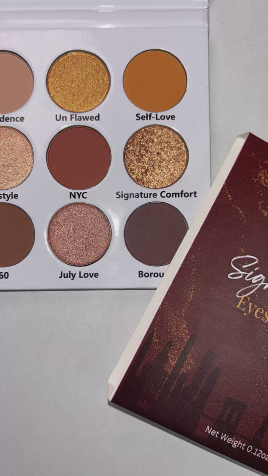 Signature Comfort Eyeshadow Palette